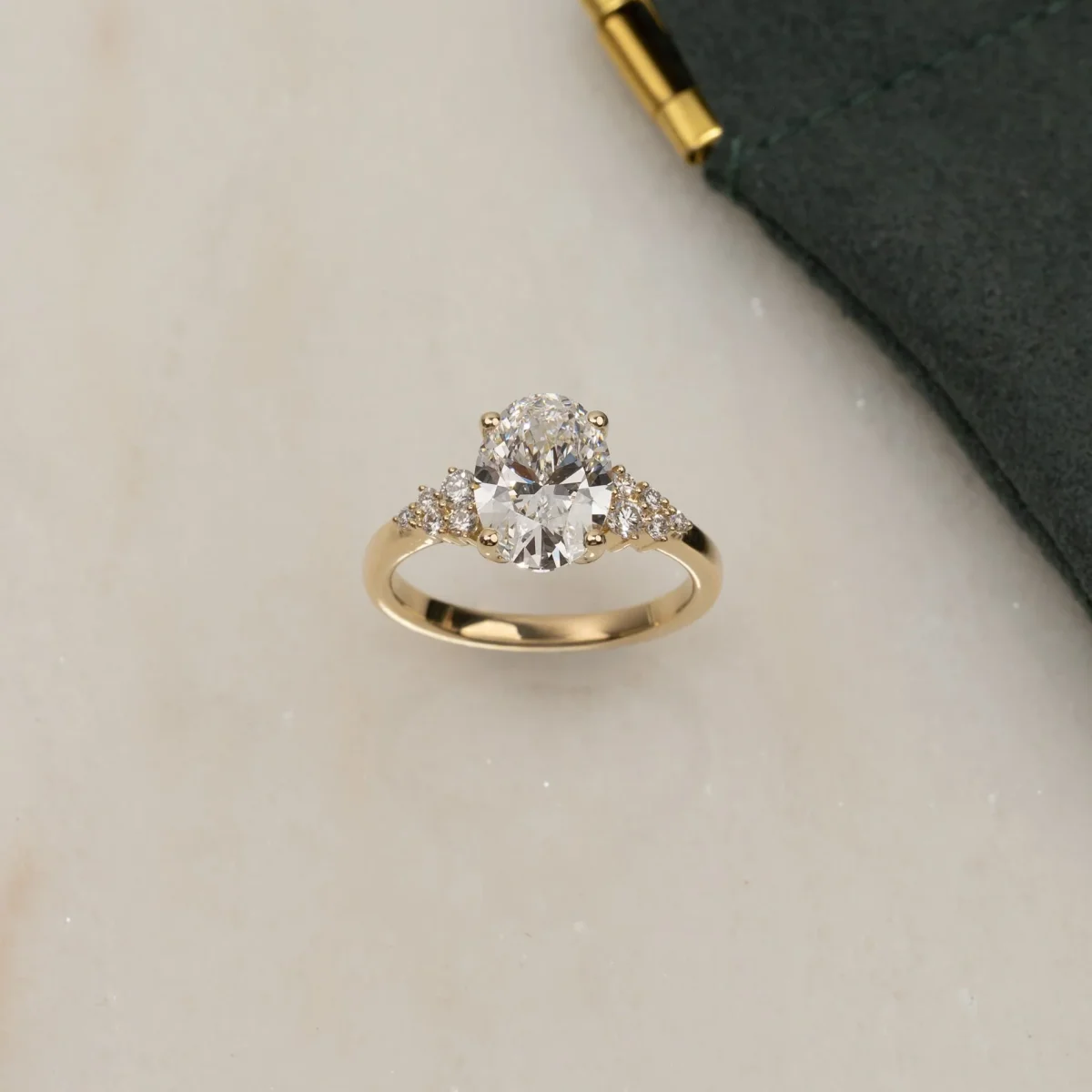 DELICATE CLUSTER OVAL-CUT LAB-DIAMOND RING - 2.60ct - YG