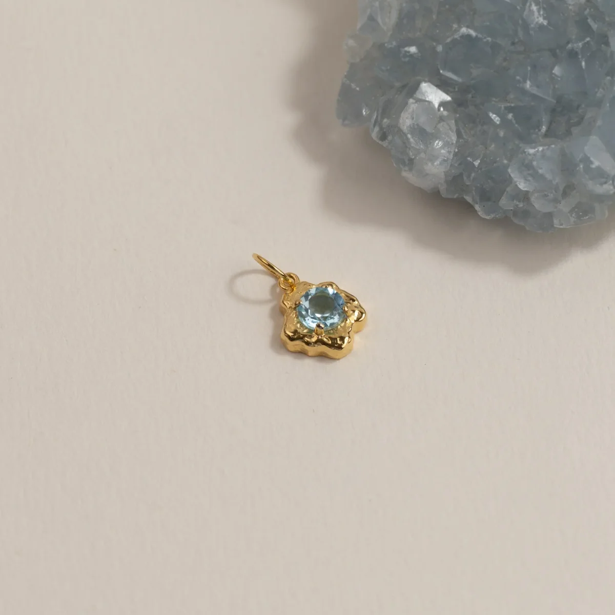 EMILIA BLUE TOPAZ GOLDEN PENDANT - Bild 3