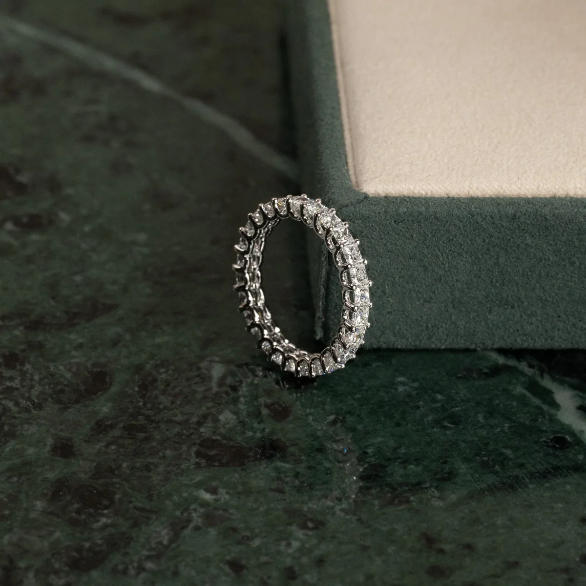 PRINCESS-CUT FULL-ALLIANCE DIAMOND RING - Bild 2
