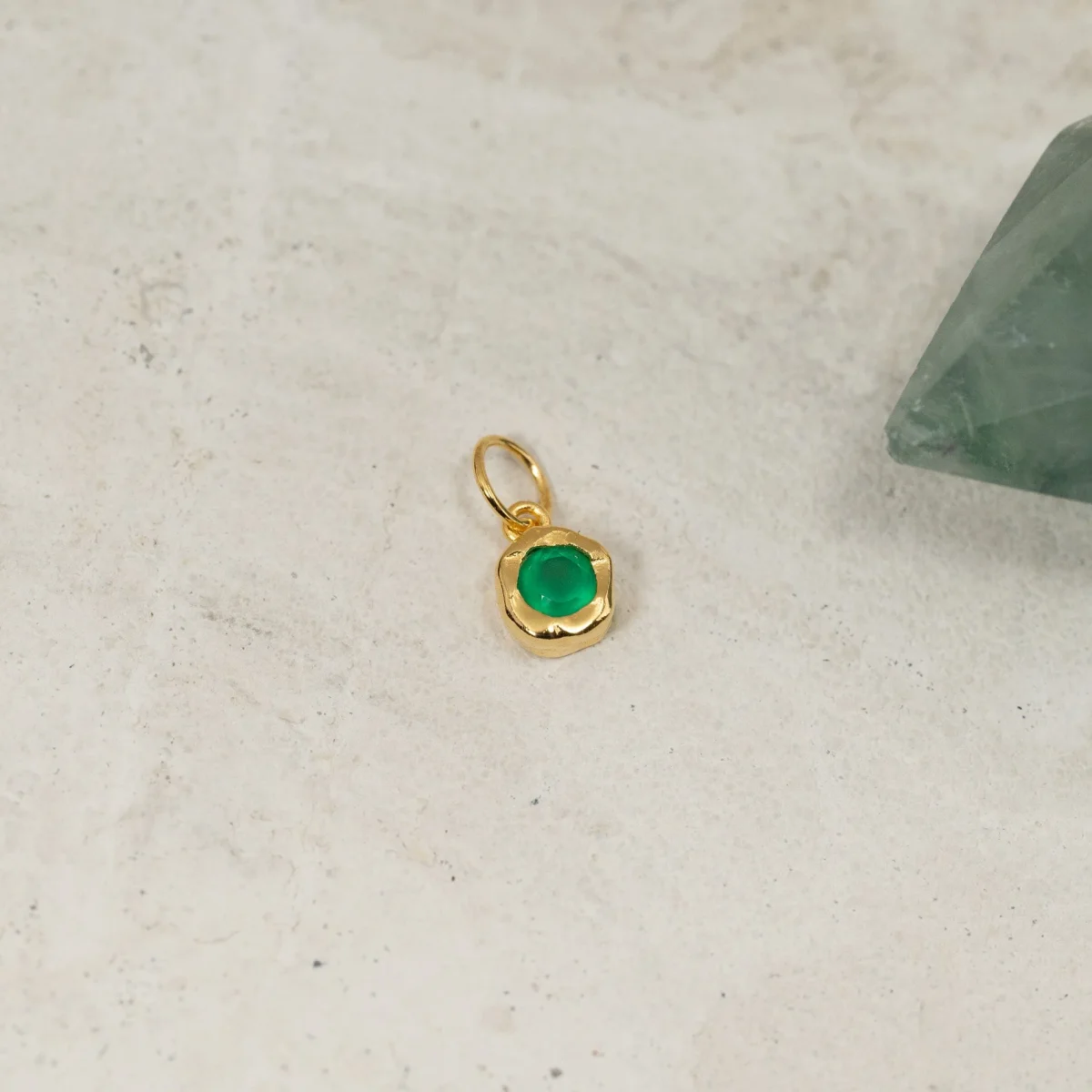 SELENE GREEN AGATE GOLDEN PENDANT