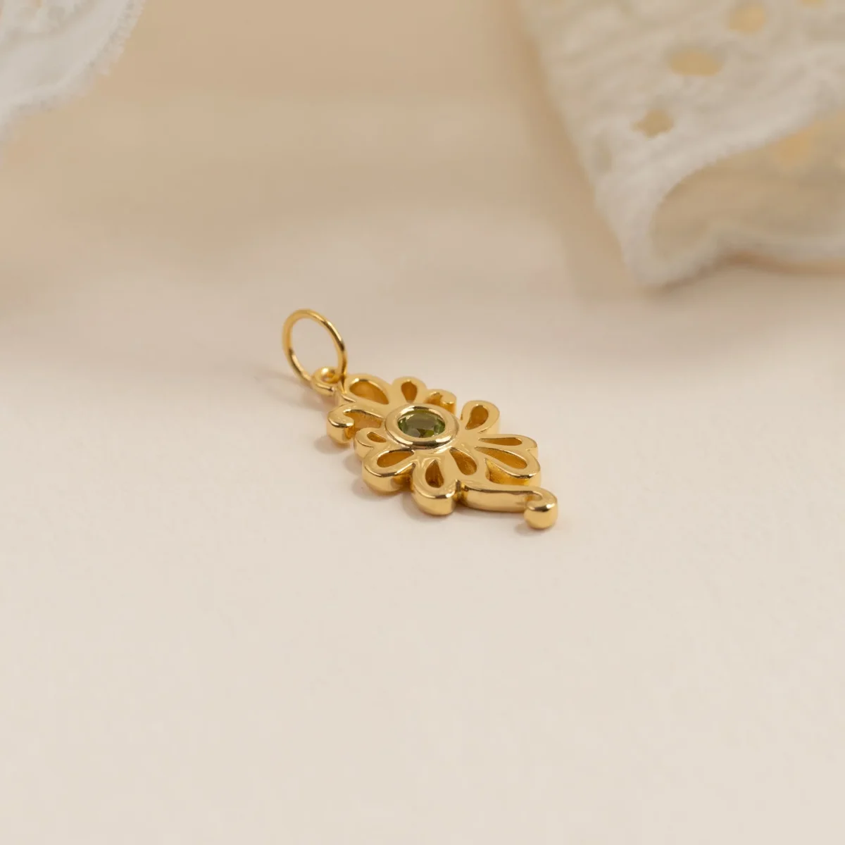 SOLEA GOLDEN PENDANT